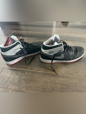 Jordan Black, White and Red Mid-Top Sneakers
Size 14 great condition